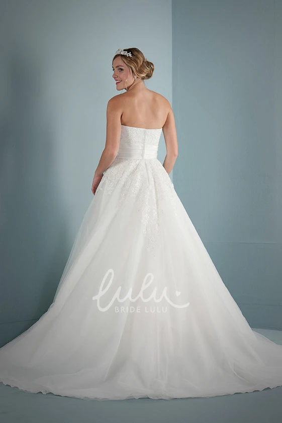 Strapless Tulle&Lace Ball-Gown Wedding Dress with Appliques Floor-Length