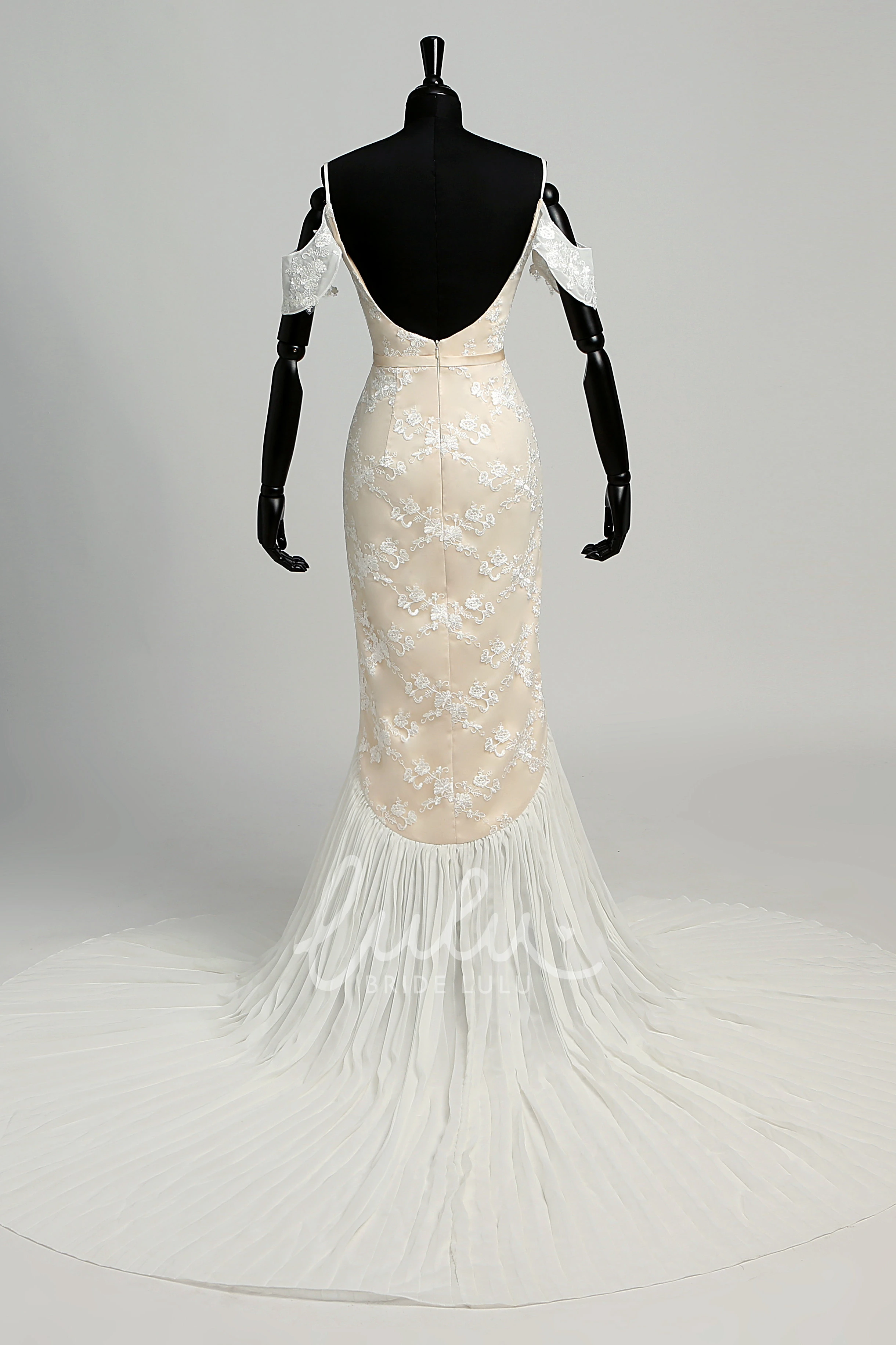 Elegant Lace Wedding Dress with Bandage Pleats and Ruffles Mermaid Style