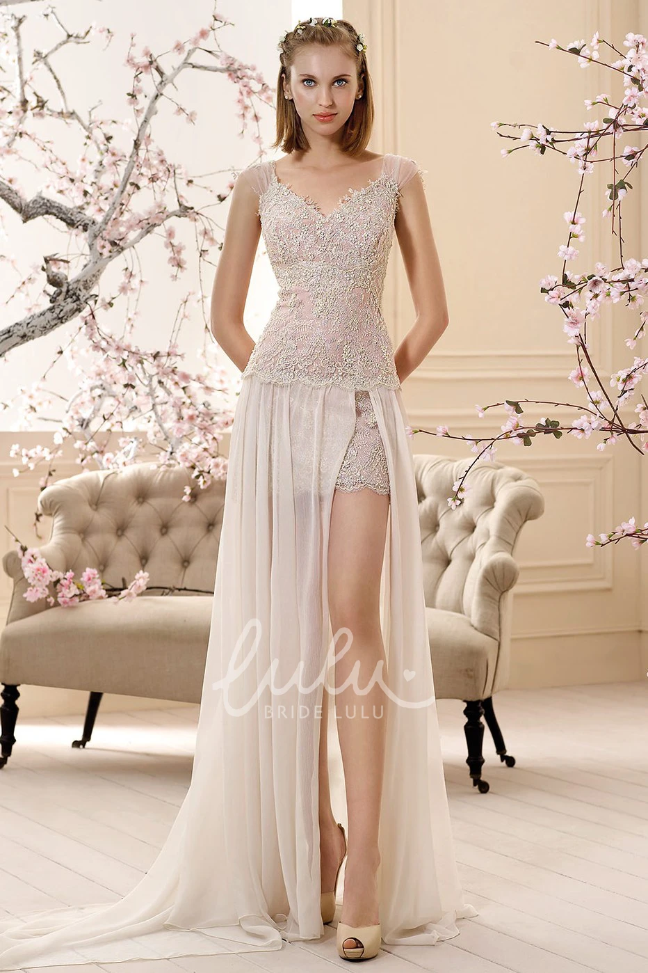Sleeveless Lace Sheath Wedding Dress with Appliques and Split Front