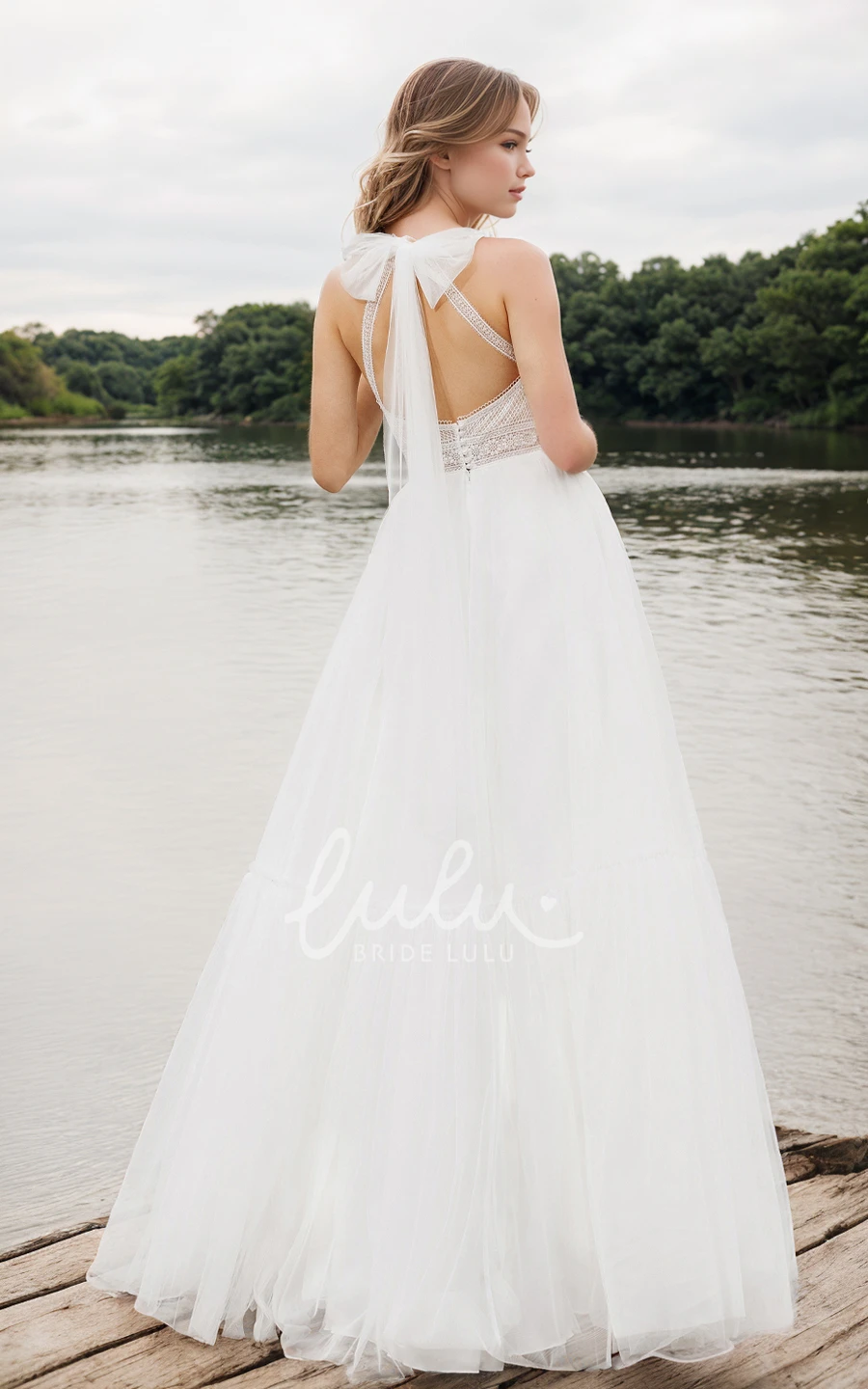 Boho A-Line Halter Tied Back Wedding Dress Sleeveless Lace Floor-length Bridal gown