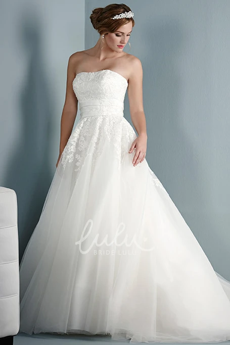 Strapless Tulle&Lace Ball-Gown Wedding Dress with Appliques Floor-Length