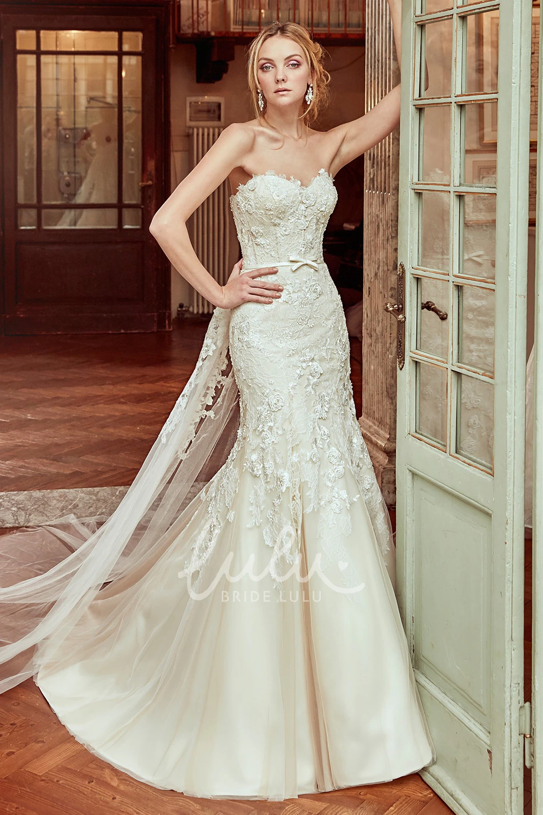 Satin Sash Mermaid Wedding Dress with Lace Appliques and Sweetheart Neckline
