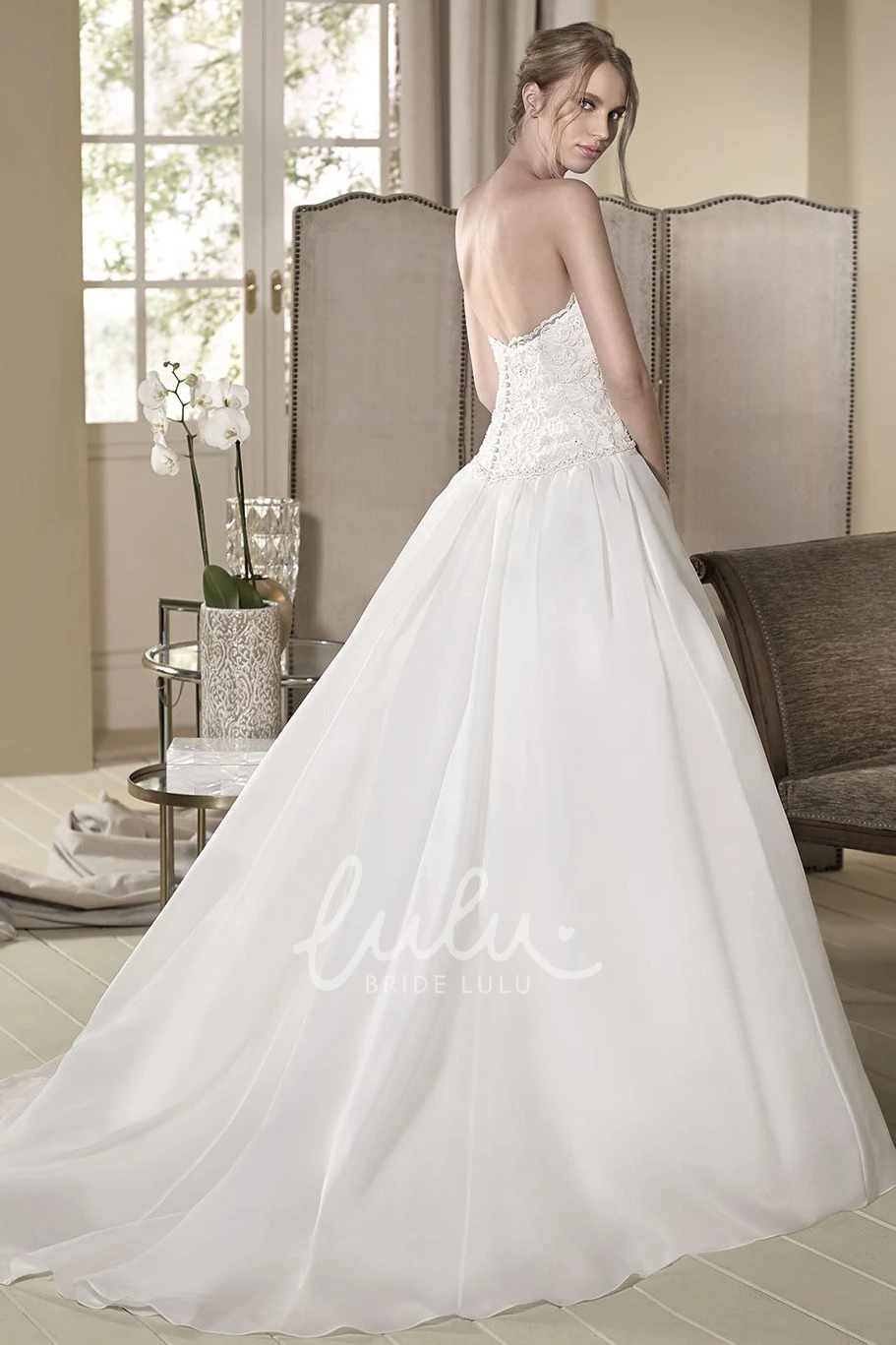Organza Strapless A-Line Wedding Dress with Appliques