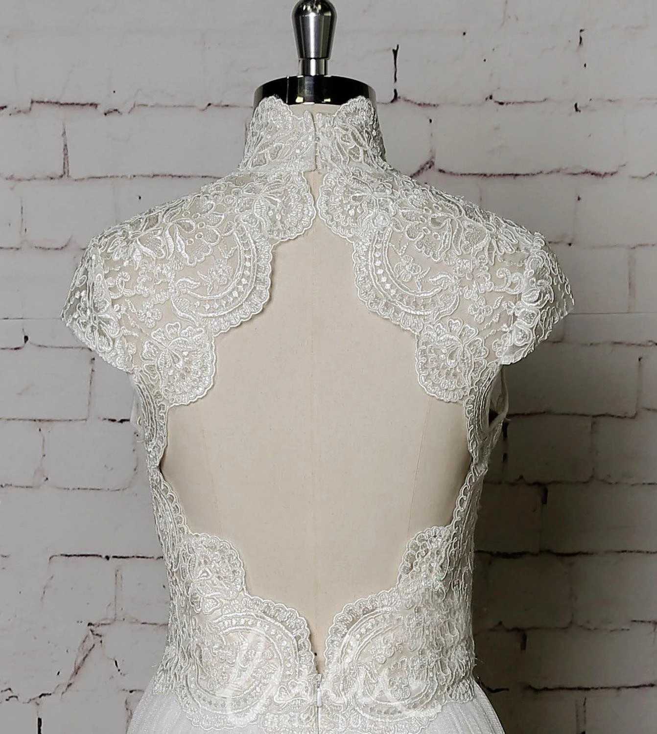 High Collor Tulle Skirt Lace Top Wedding Dress With Champagne Underlay