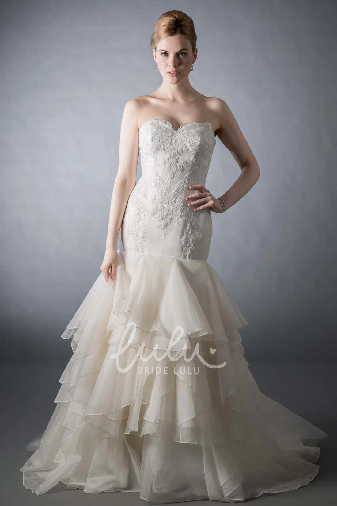Sweetheart Mermaid Wedding Dress with Appliques and Sleeveless Design Stunning Bridal Gown