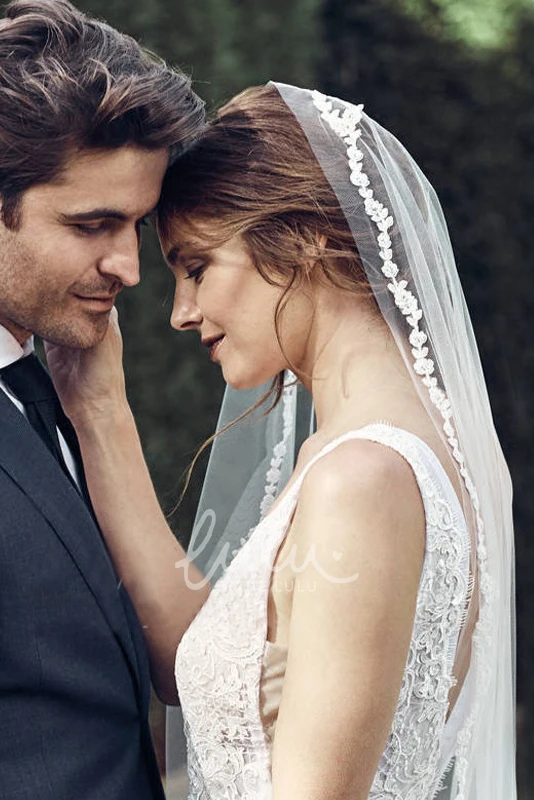 Retro Lace Edge Bridal Veil with Long Tail Vintage Wedding Dress Addition