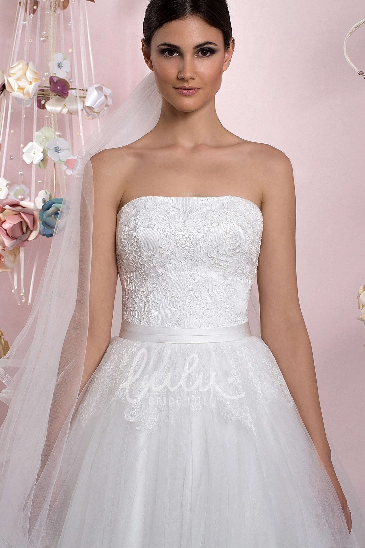 Jewel Neck Tulle Ball Gown Wedding Dress with 3-4 Sleeves Classic Bridal Gown