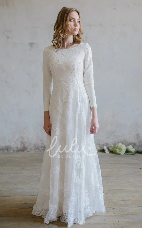 Lace Scoop-neck 3/4 Sleeve Wedding Dress with Applique for Modern Brides