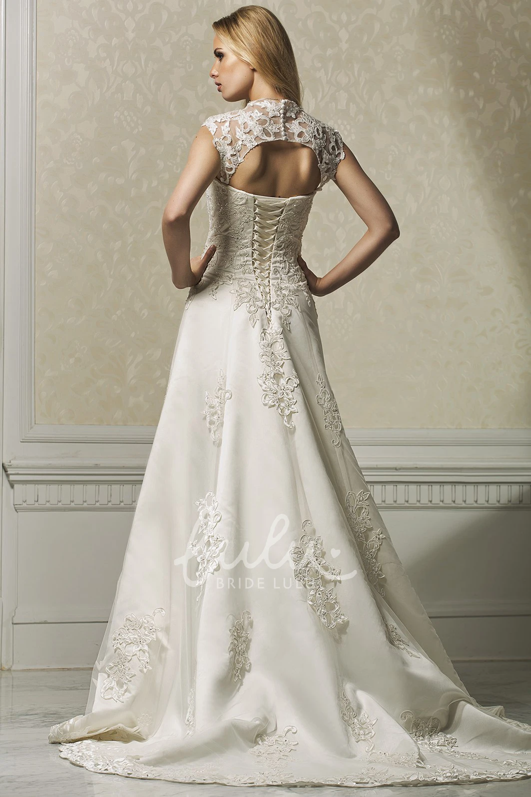 Long Sleeveless Satin&Lace Sweetheart A-Line Wedding Dress