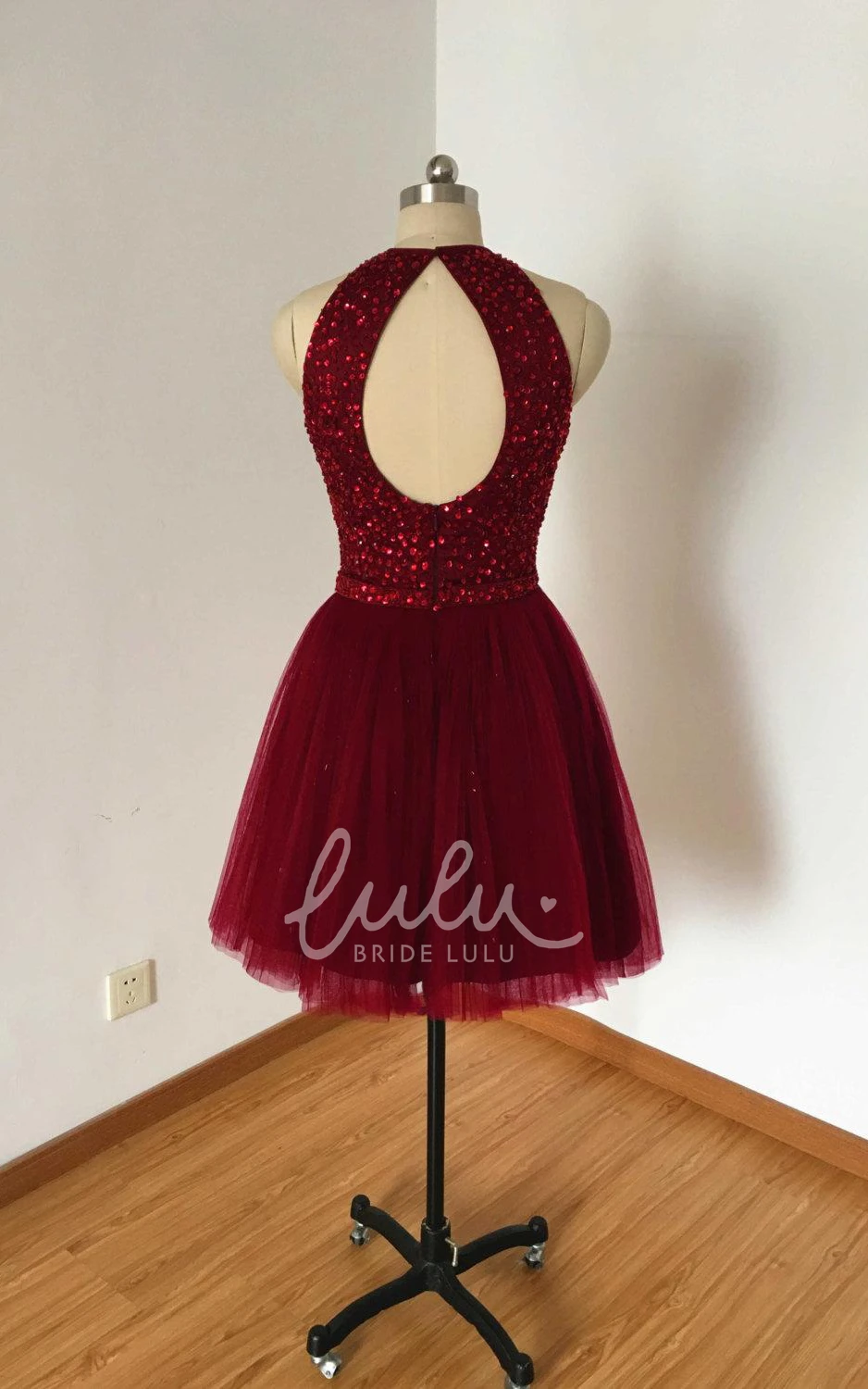 Burgundy Tulle Short Bridesmaid Dress with Kayhole Back and Beading Classy Party Dress