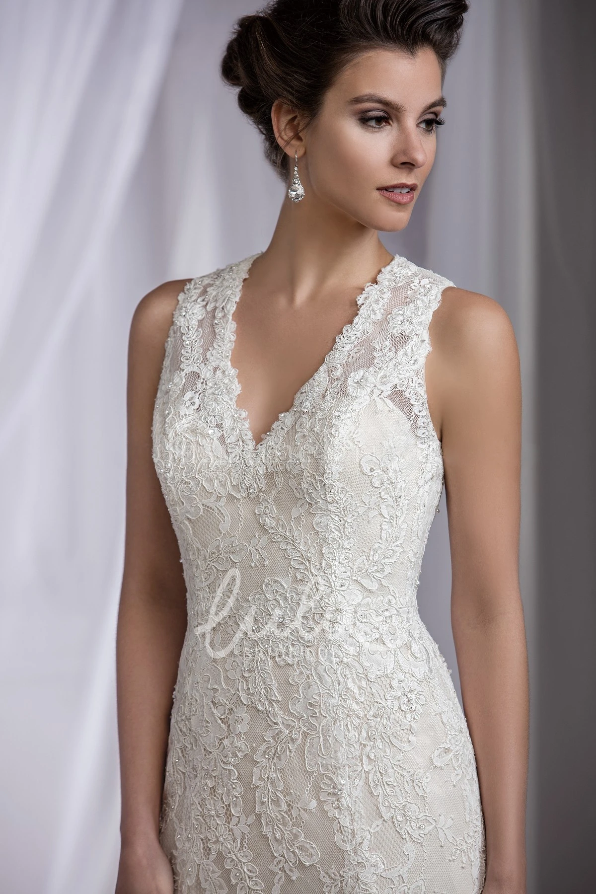 V-Neck Applique Beaded Sleeveless Wedding Dress