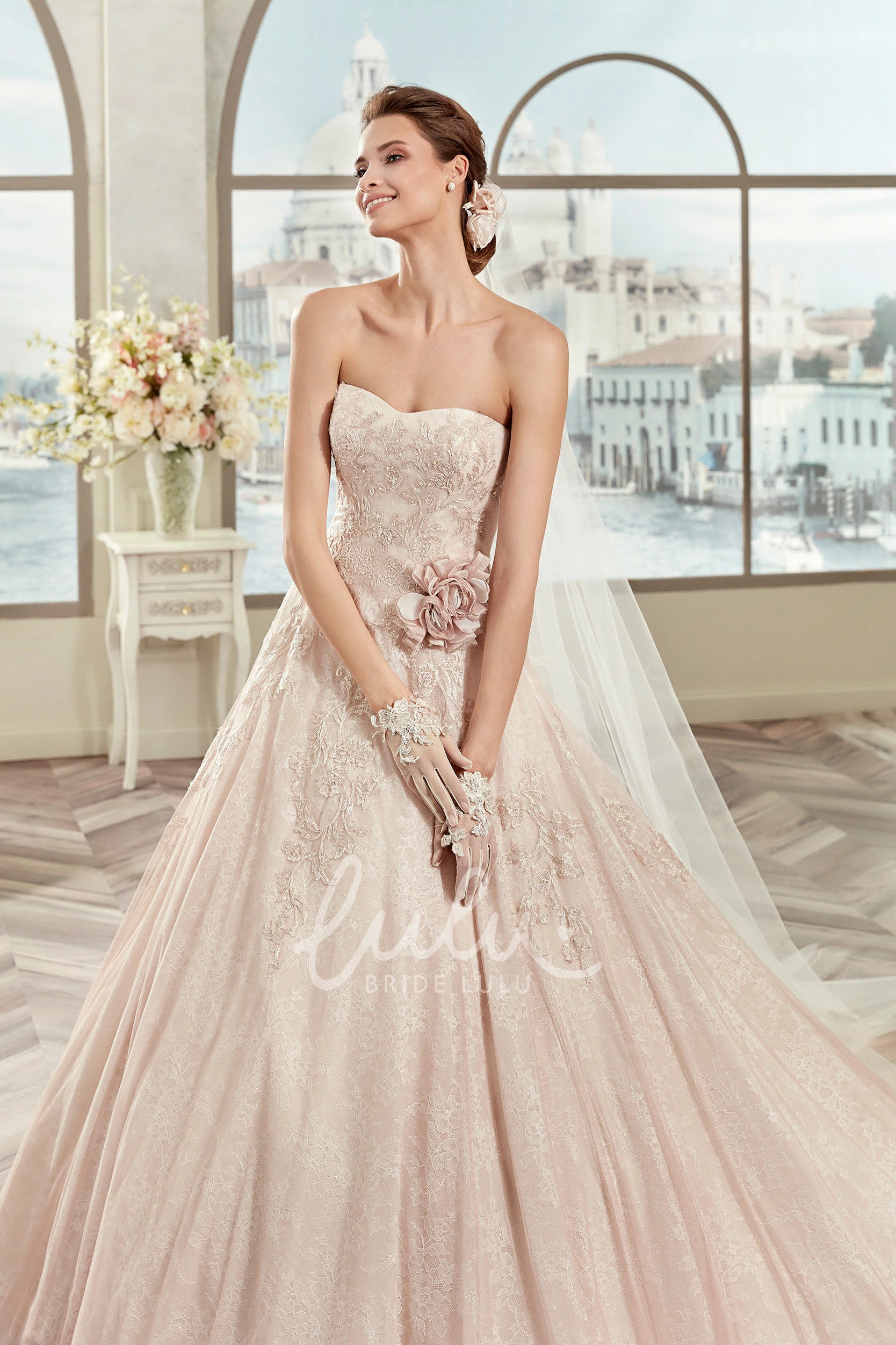 Strapless A-Line Wedding Dress with Floral Waist and Fine Appliques Beautiful Bridal Gown