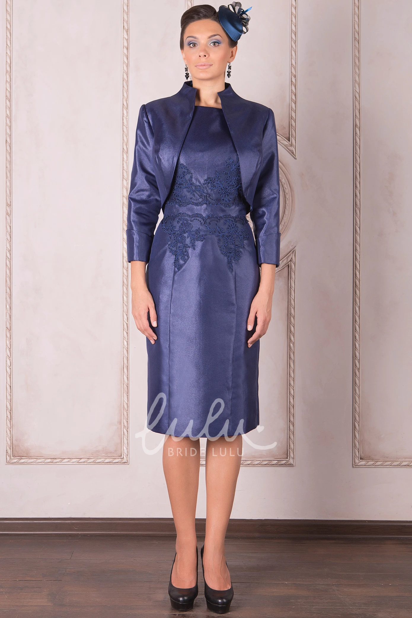 Long Sleeve Satin Knee-Length Mother Of The Bride Dress with Applique