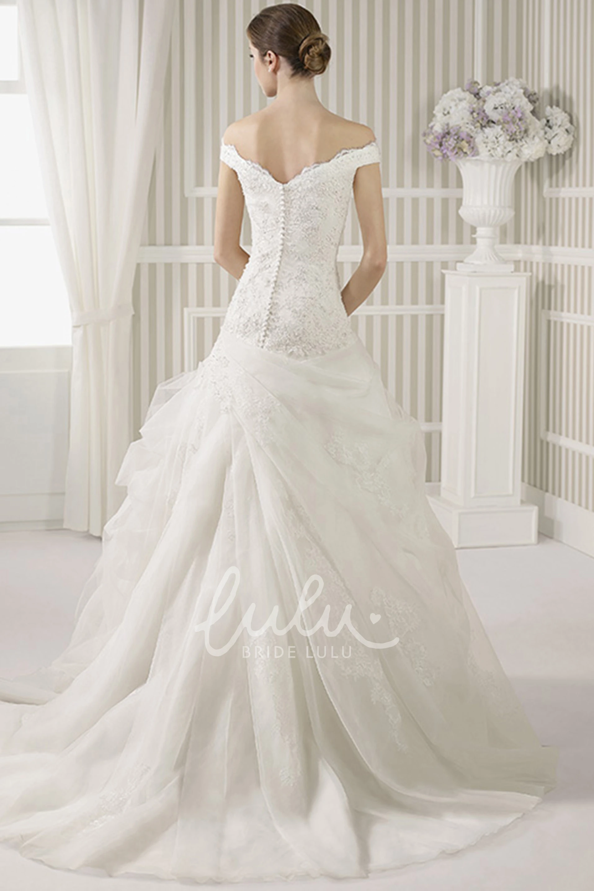 Off-The-Shoulder Tulle Wedding Dress with Appliques Ball Gown Maxi