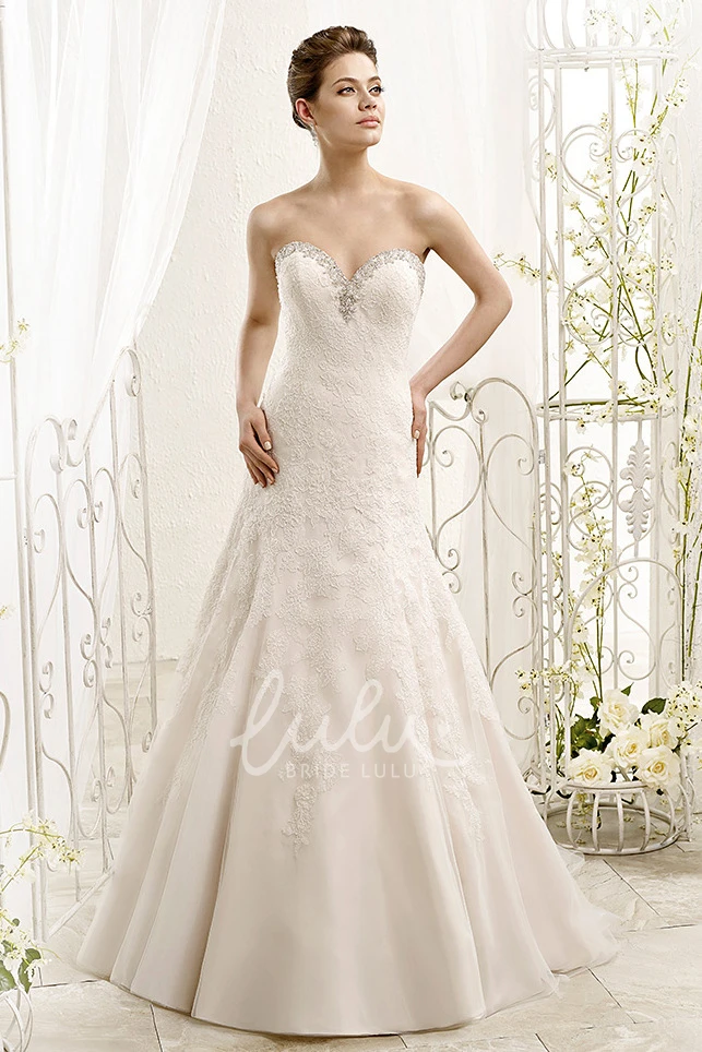Sweetheart Lace&Tulle A-Line Wedding Dress Appliqued with Beading