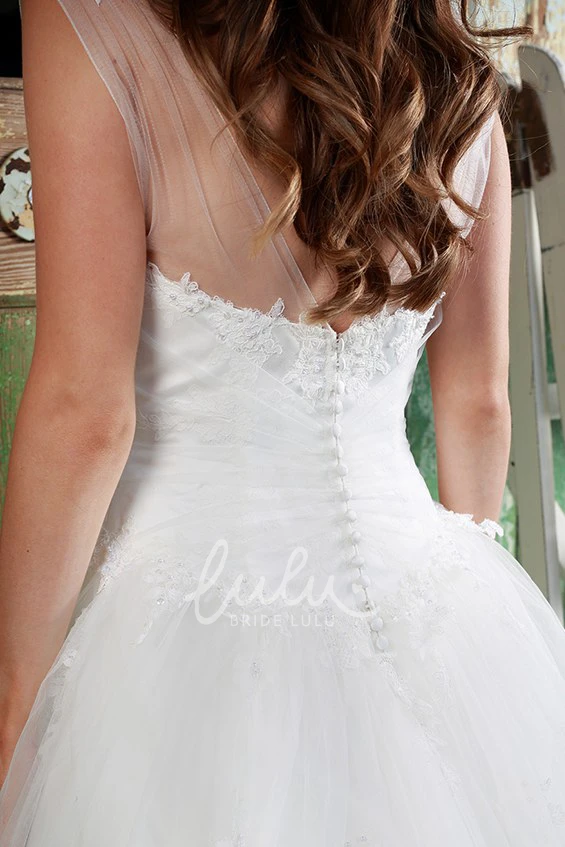 Appliqued Tulle Ball Gown Wedding Dress with Sleeveless and Floor-Length