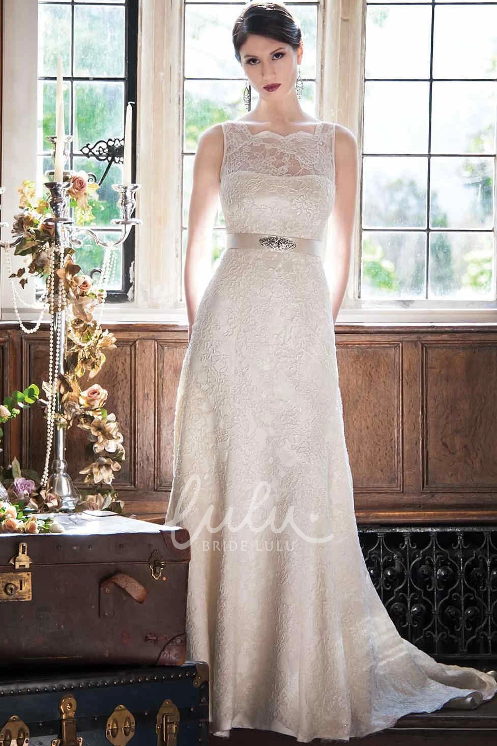Lace Wedding Dress with Waist Jewelry and Square-Neck Design