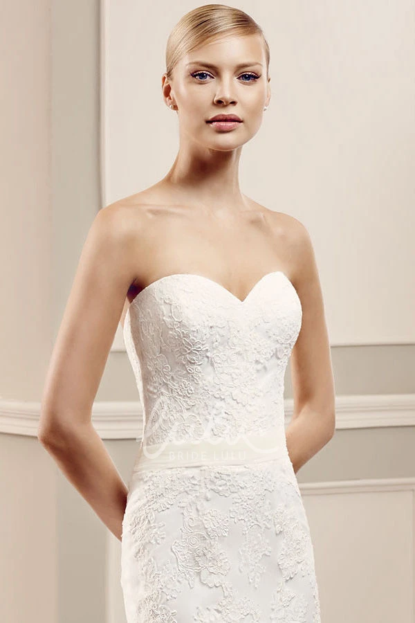 Lace and Tulle Wedding Dress with Sweetheart Neckline Floor-Length Bridal Gown