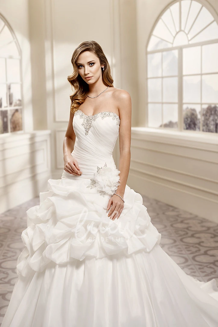 Sweetheart Organza Wedding Dress with Pick-Up and Beading Gorgeous Bridal Gown