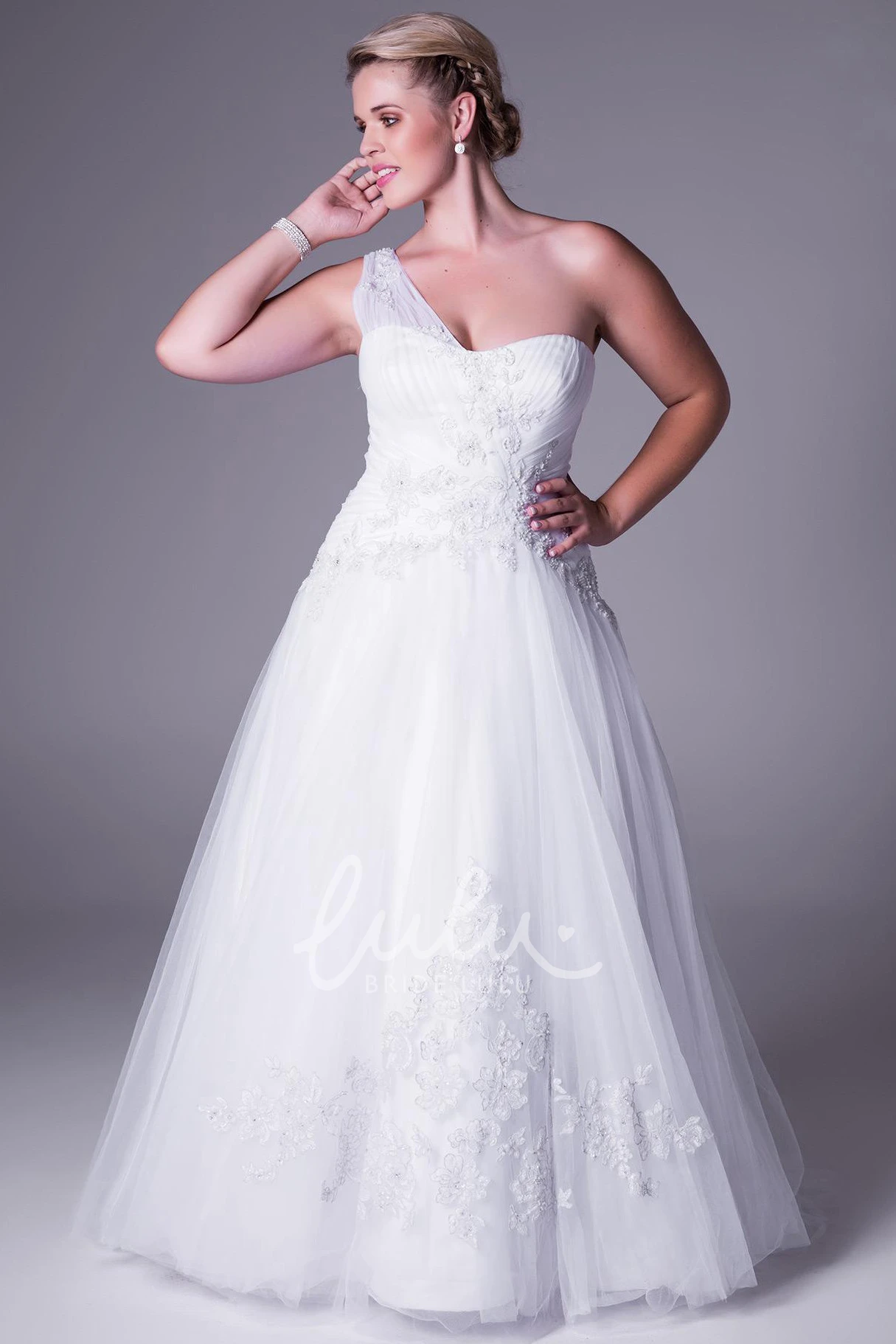 One-Shoulder Tulle Wedding Dress with Appliques Plus Size A-Line Maxi