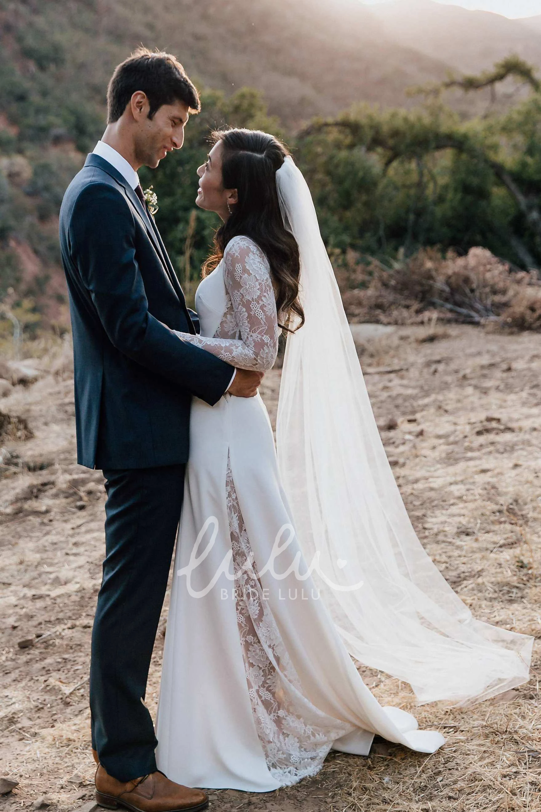 Lace Chiffon Wedding Dress With Jewel-Neck and Long Sleeves