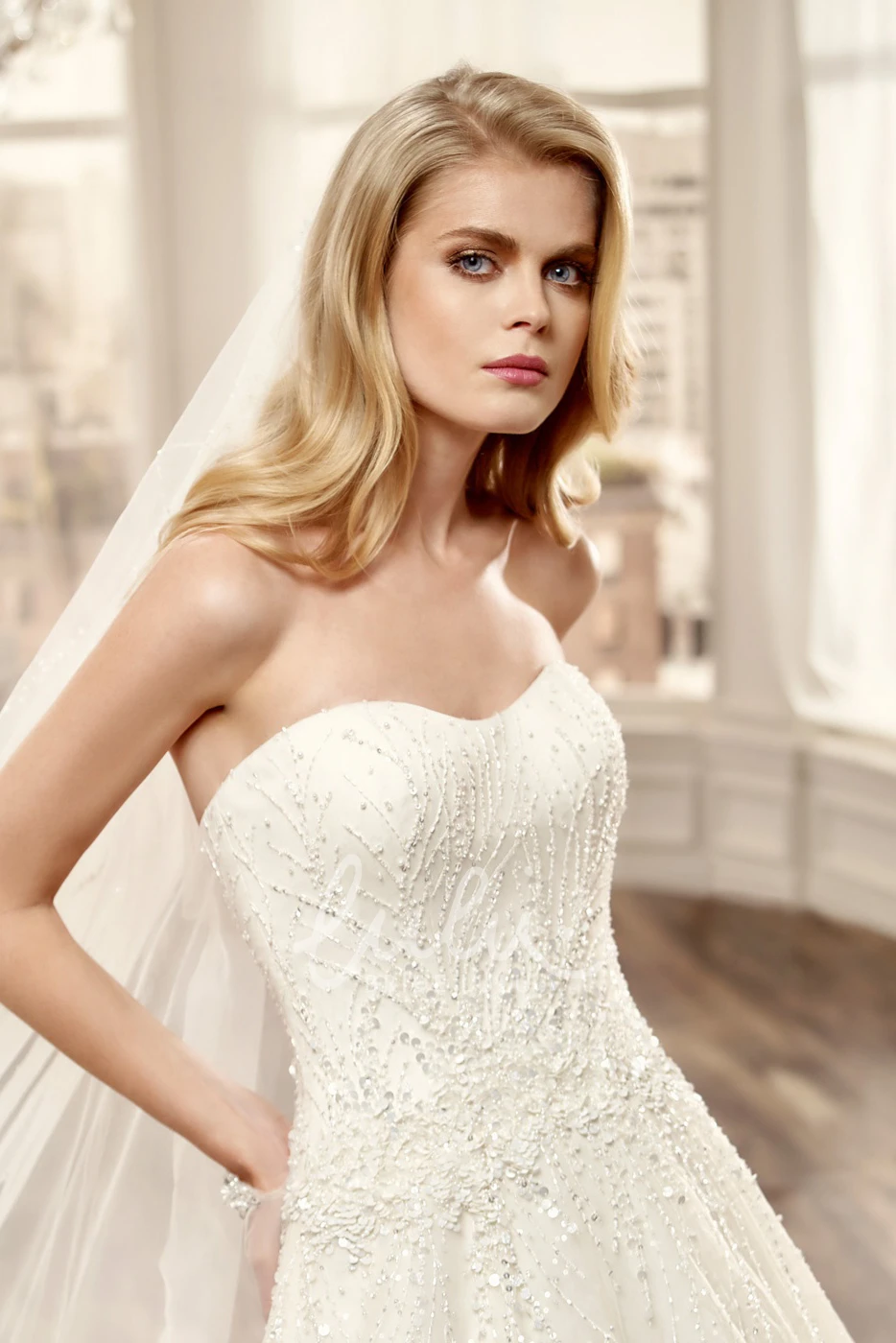 Beaded A-Line Brush Train Wedding Dress Strapless Elegant 2025 Women