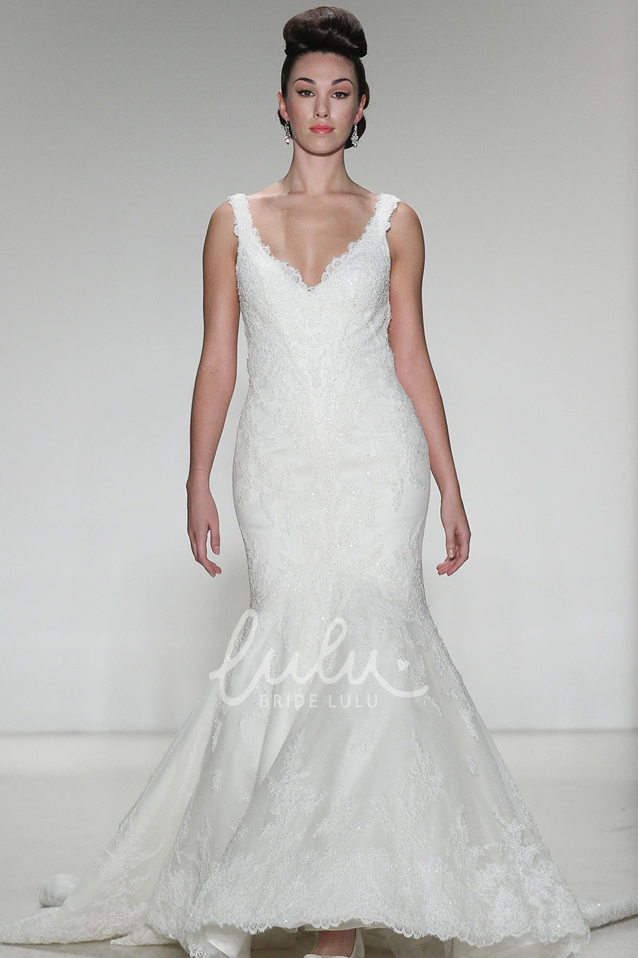 Sleeveless Mermaid Wedding Dress with V-Neck and Lace Appliques