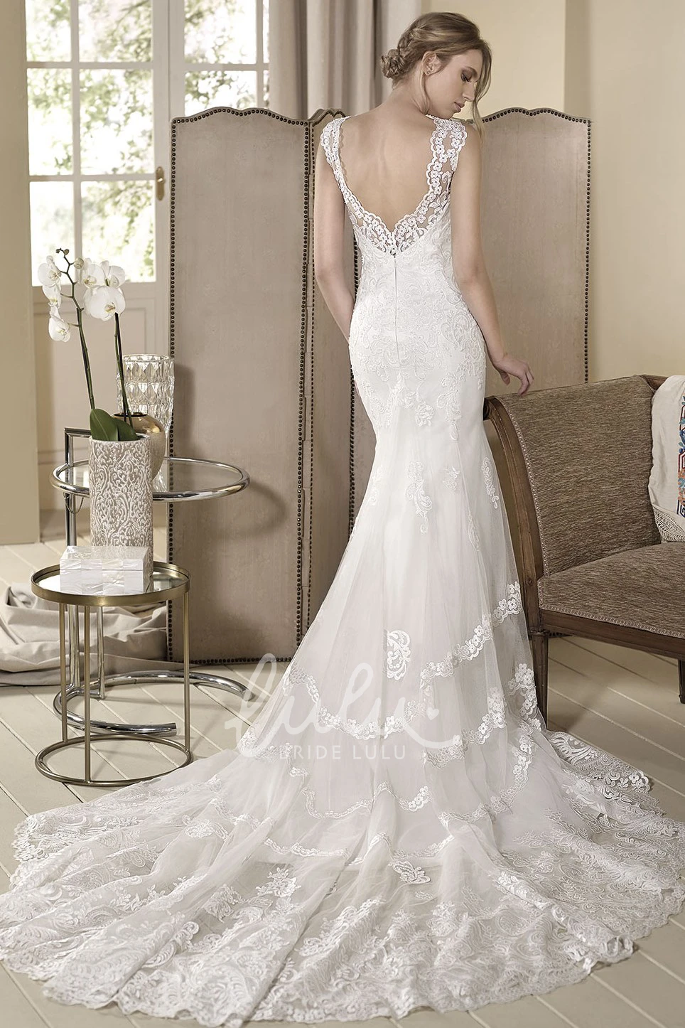 Sleeveless Lace Sheath Floor-Length Wedding Dress