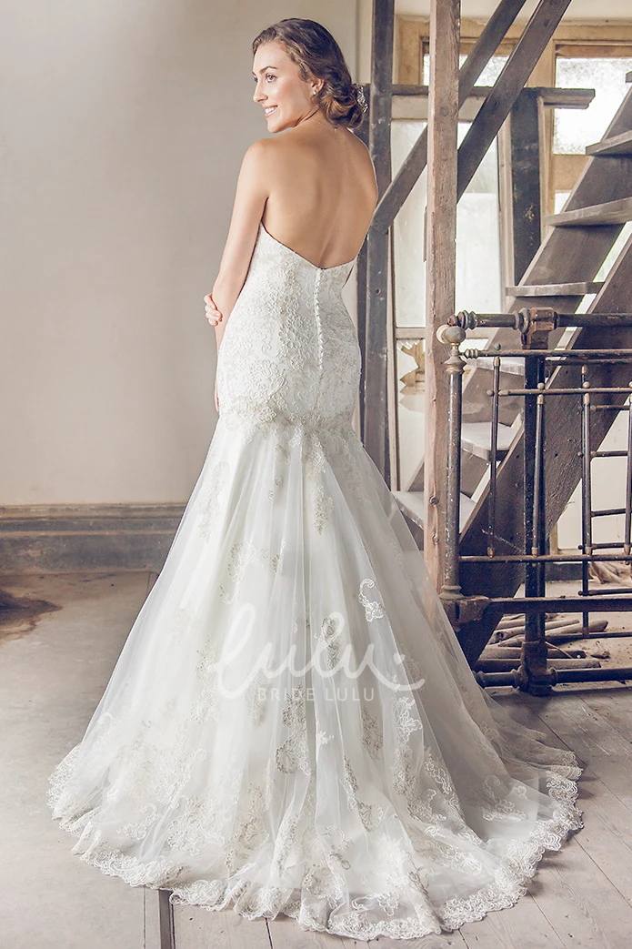 Appliqued Lace and Tulle Wedding Dress with Sweetheart Neckline and Court Train Vintage Wedding Dress