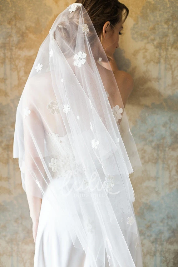 Sweet Flower Petals Short Veil for Wedding Dress