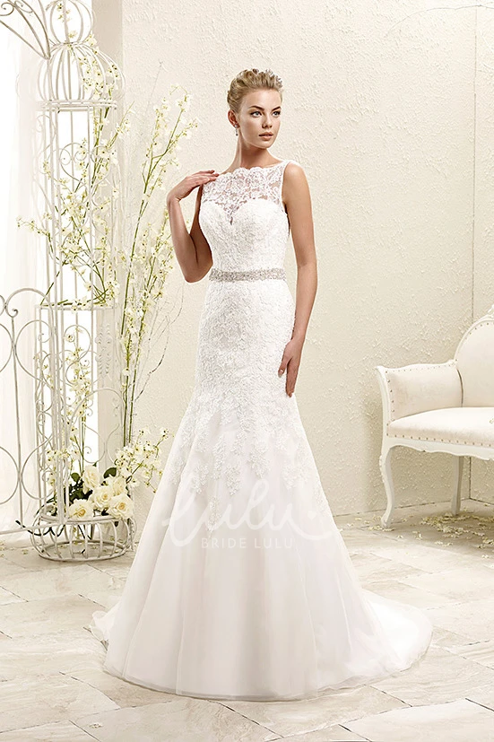 Sleeveless Bateau-Neck Lace A-Line Wedding Dress with Waist Jewellery Chic Bridal Gown