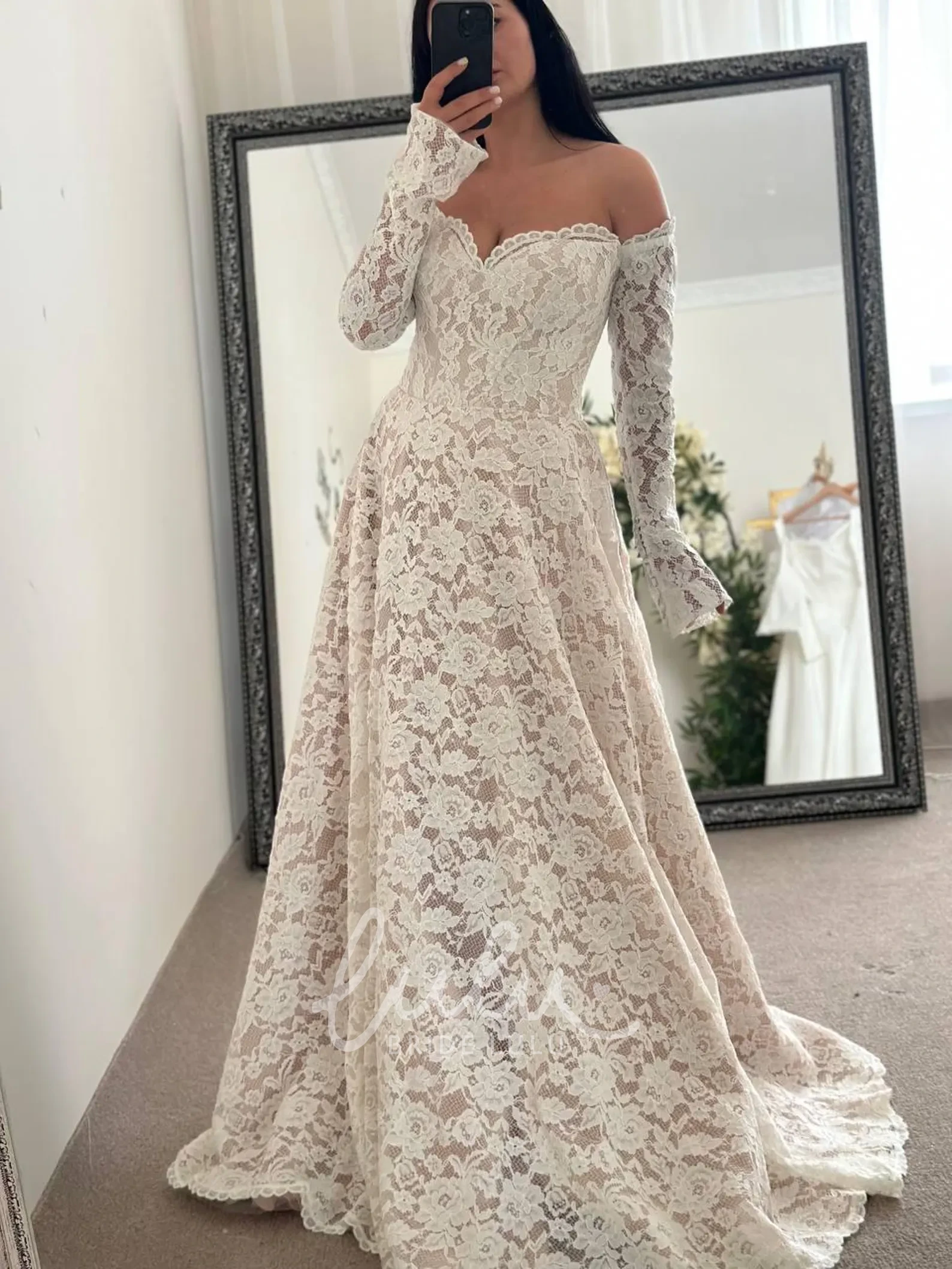Bohemian Floral Lace Off Shoulder A Line Wedding Dress Classic Long Sleeve Bridal Gown with Sweetheart