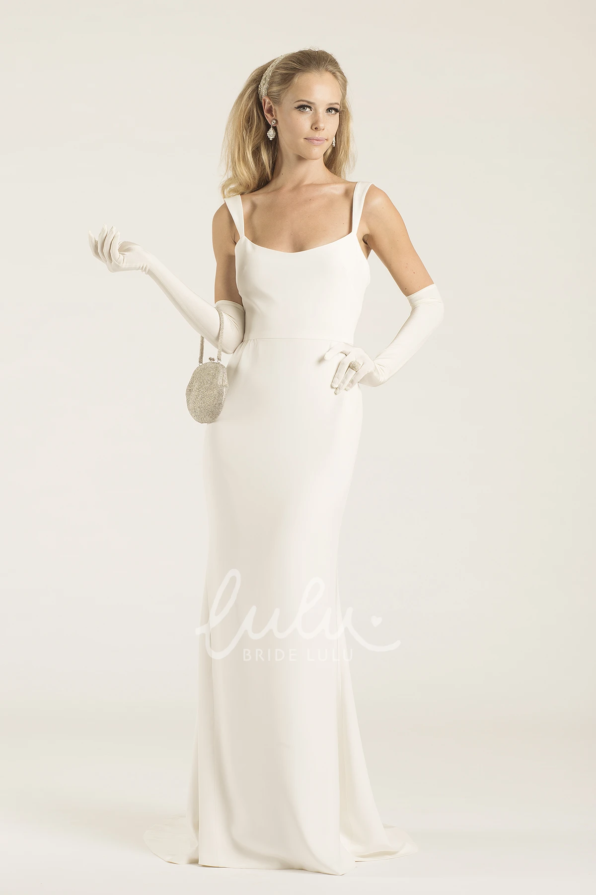 Lace Mermaid Strapless Winter Wedding Dress with Bow Floor-Length Appliqued Bridal Gown