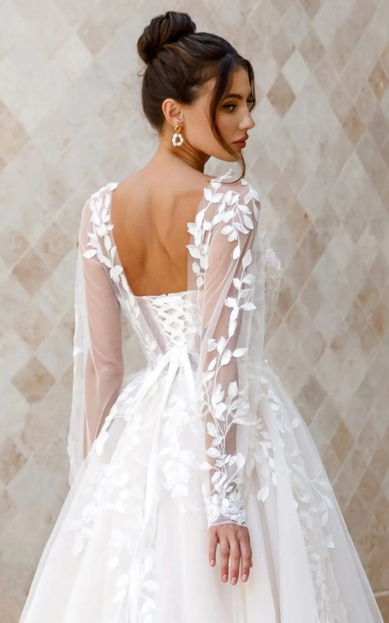 A-line Flowy Romantic Floral Lace Wedding Dress Tulle Illusion Long Sleeve Bridal Gown
