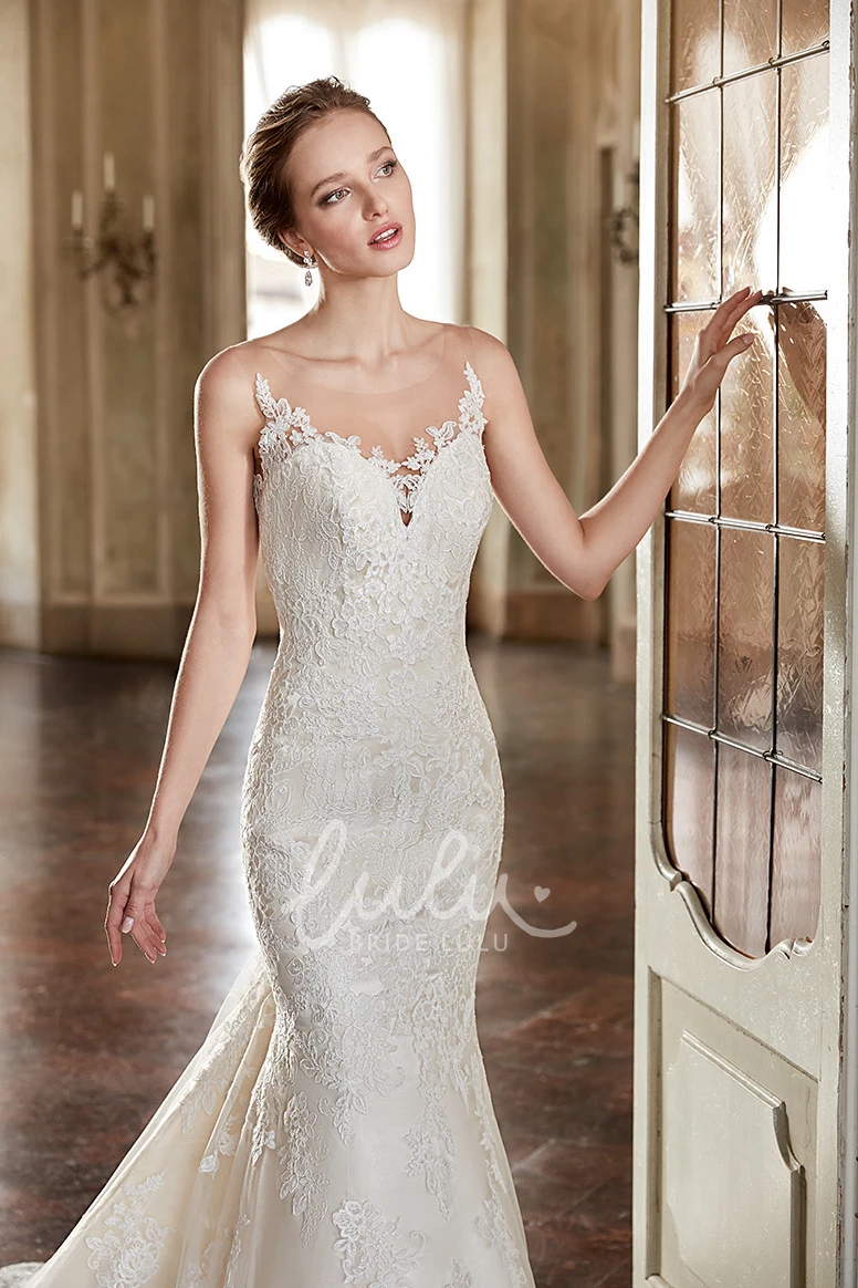 Mermaid Lace Wedding Dress with Scoop-Neck and Applique