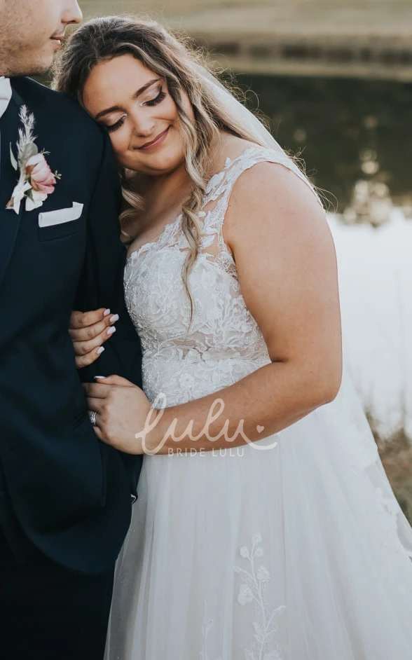 Sexy V-neck Lace Tulle Wedding Dress with Button and Appliques Women's Bridal Gown