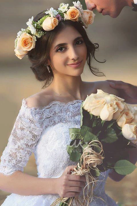 Lace Tulle Button Zipper Ball Gown Wedding Dress