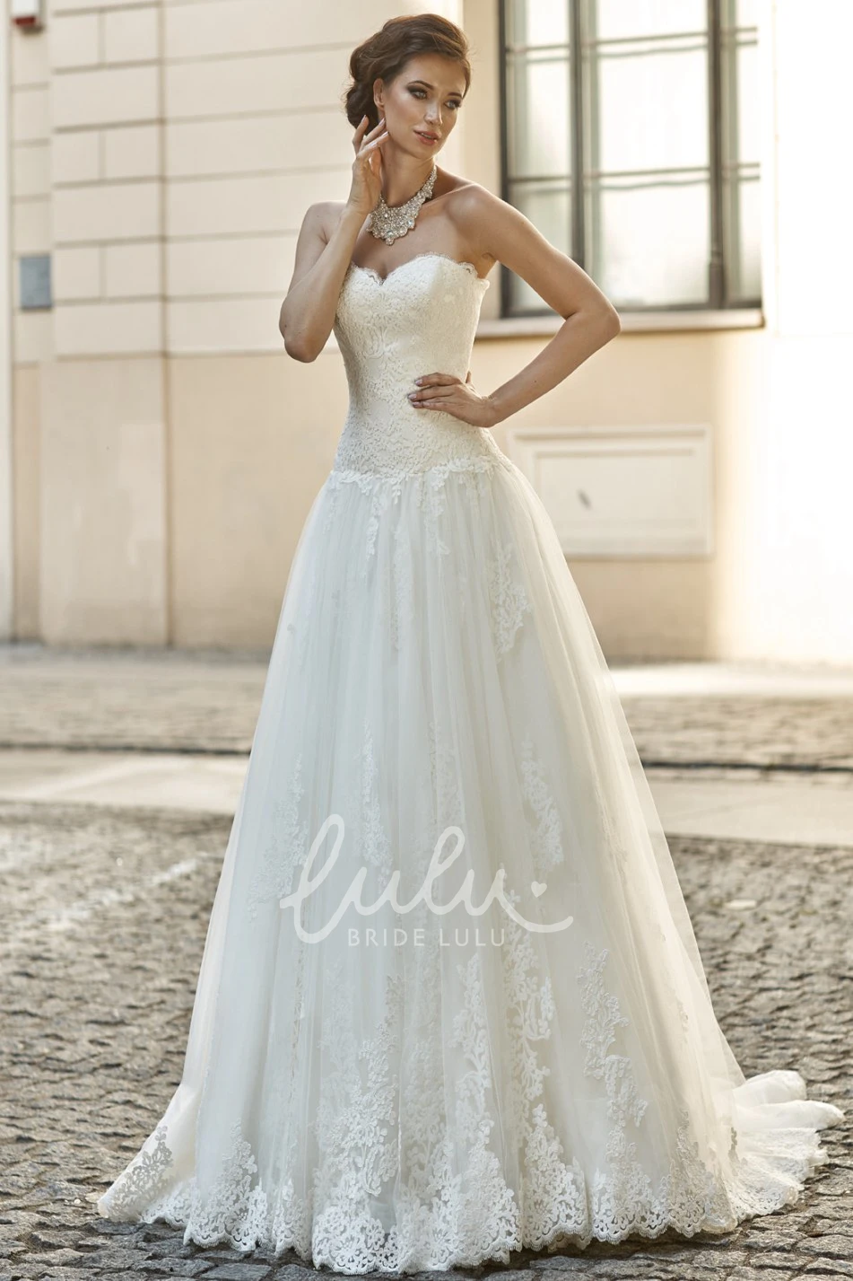 Lace A-Line Sweetheart Wedding Dress with Pleats and Floor-Length Train Classy Wedding Dress