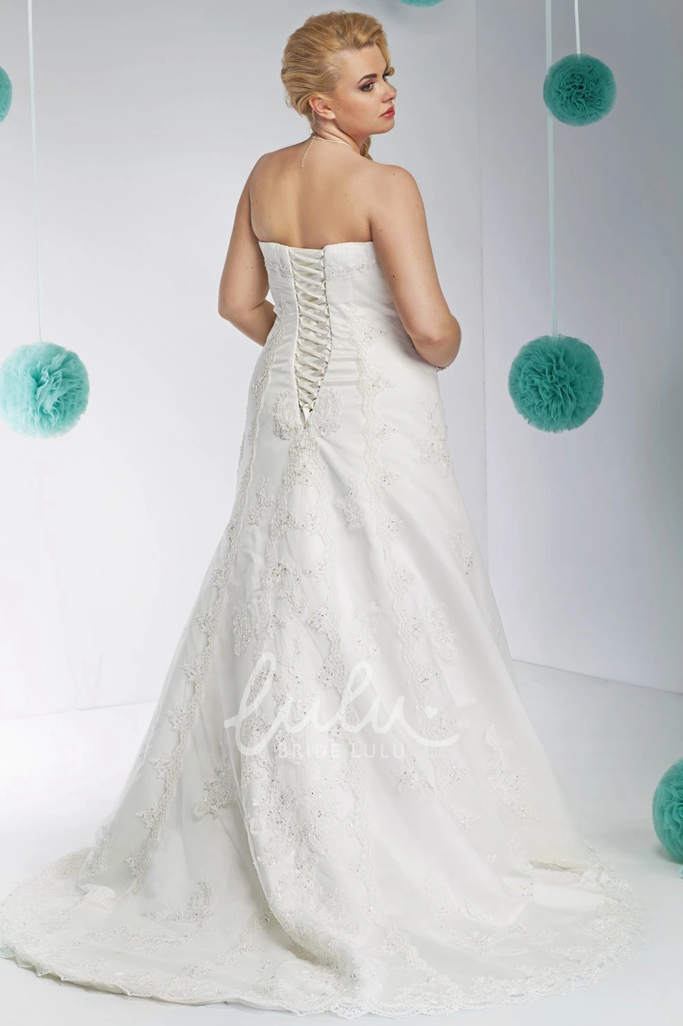 Lace Appliqued Plus Size Wedding Dress with Broach A-Line Strapless Long Sleeveless