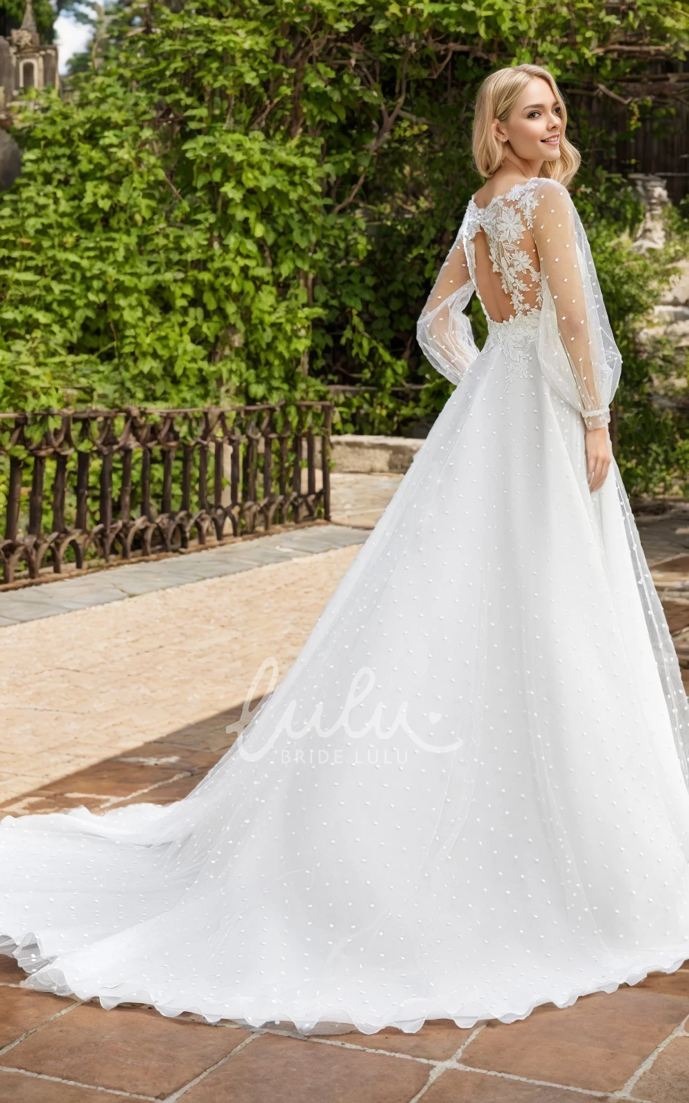 Mature Modest A-Line Boho Lace Plunging Neck Wedding Dress Floral Elegant Long Puff Sleeve Appliqued Polka Dot Tulle Bridal Gown