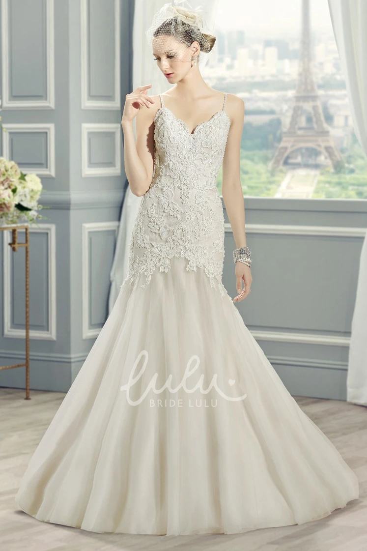 Sleeveless Lace Spaghetti A-Line Wedding Dress with Court Train and Backless Style