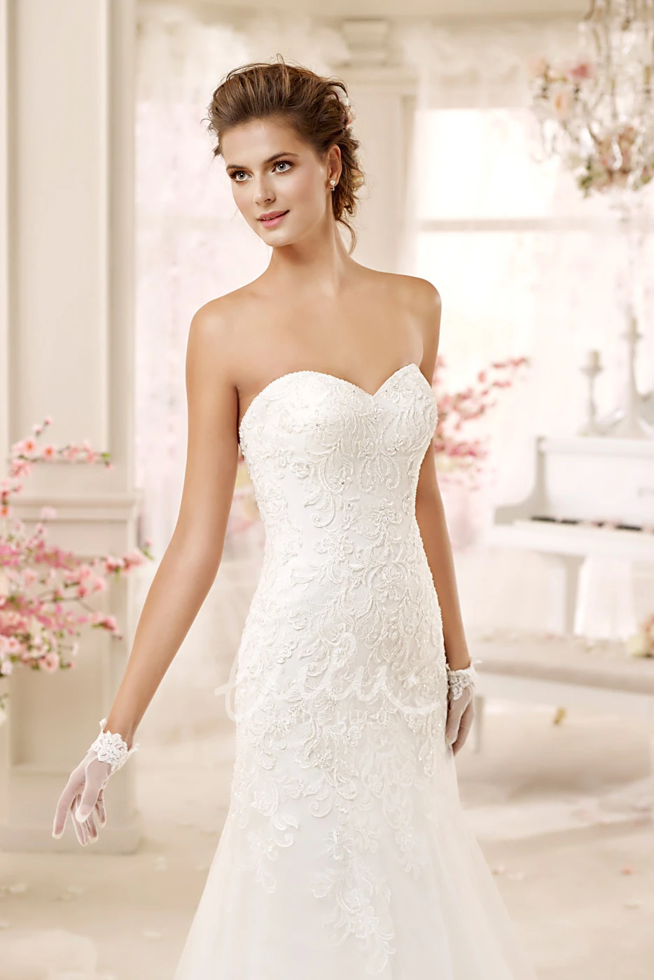Mermaid Lace Wedding Dress with Sweetheart Neckline and Detachable Cap Timeless Beauty