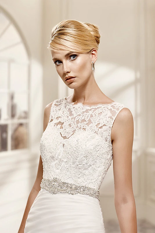 A-Line Lace Wedding Dress with Bateau-Neck and Waist Jewelry Beautiful Wedding Dress