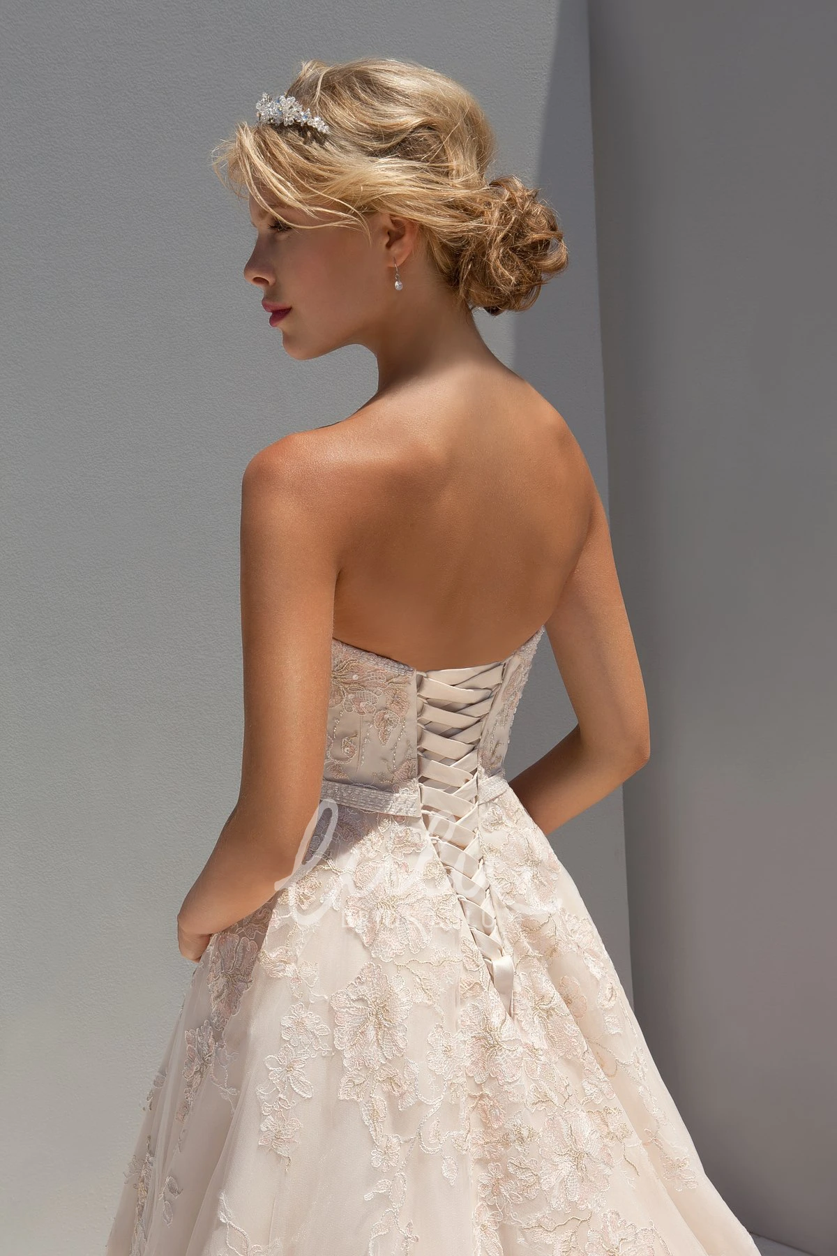 Appliqued Lace Sweetheart A-Line Wedding Dress Sleeveless Maxi Beading