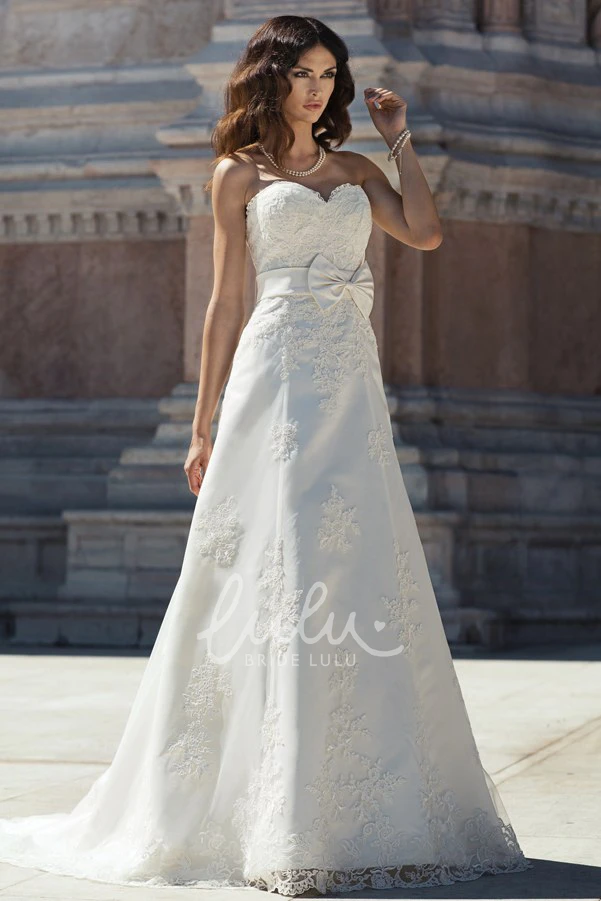 Sweetheart Lace Applique A-Line Wedding Dress with Bow Romantic Wedding Dress