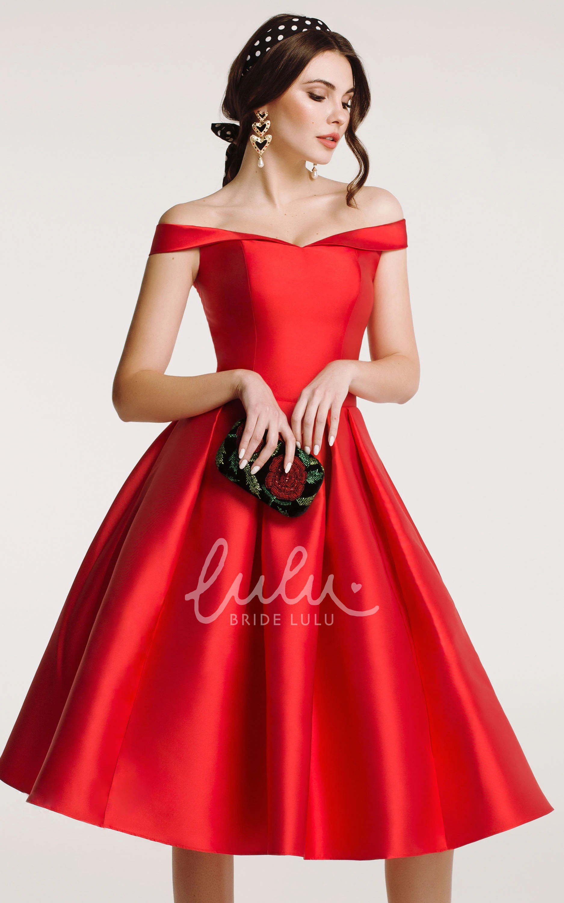 Vintage Satin Off-the-Shoulder A-Line Homecoming Dress with Pleats Elegant Formal Knee-Length Prom Party Dress