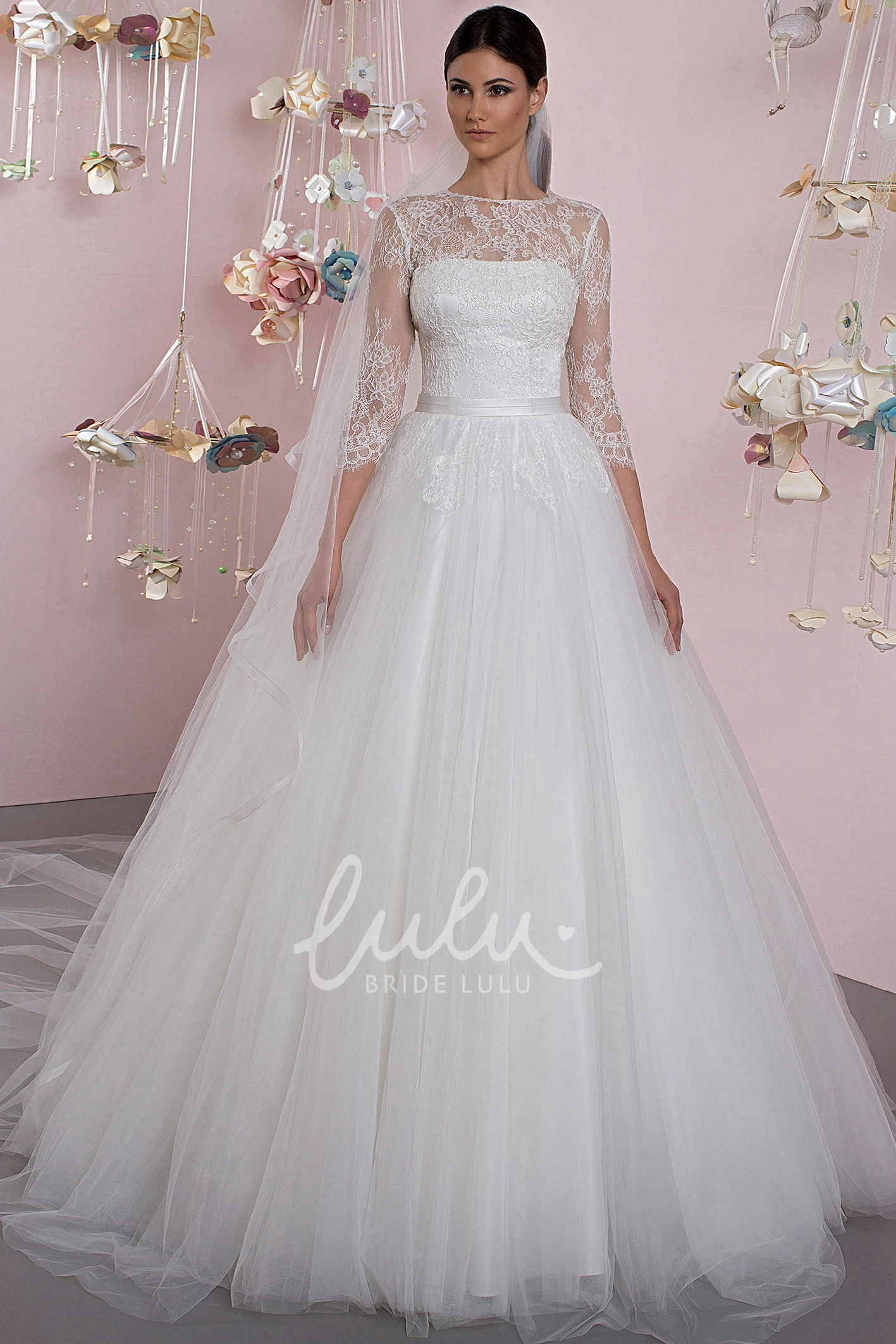 Jewel Neck Tulle Ball Gown Wedding Dress with 3-4 Sleeves Classic Bridal Gown