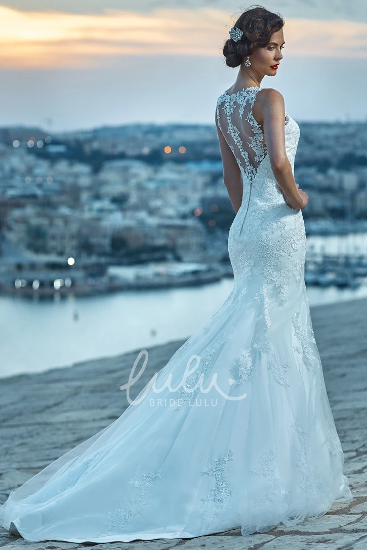 Sleeveless Lace Mermaid Wedding Dress with Scoop Neck and Floor-Length