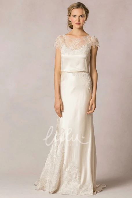 Short-Sleeve Lace Sheath Wedding Dress with Scoop Neck