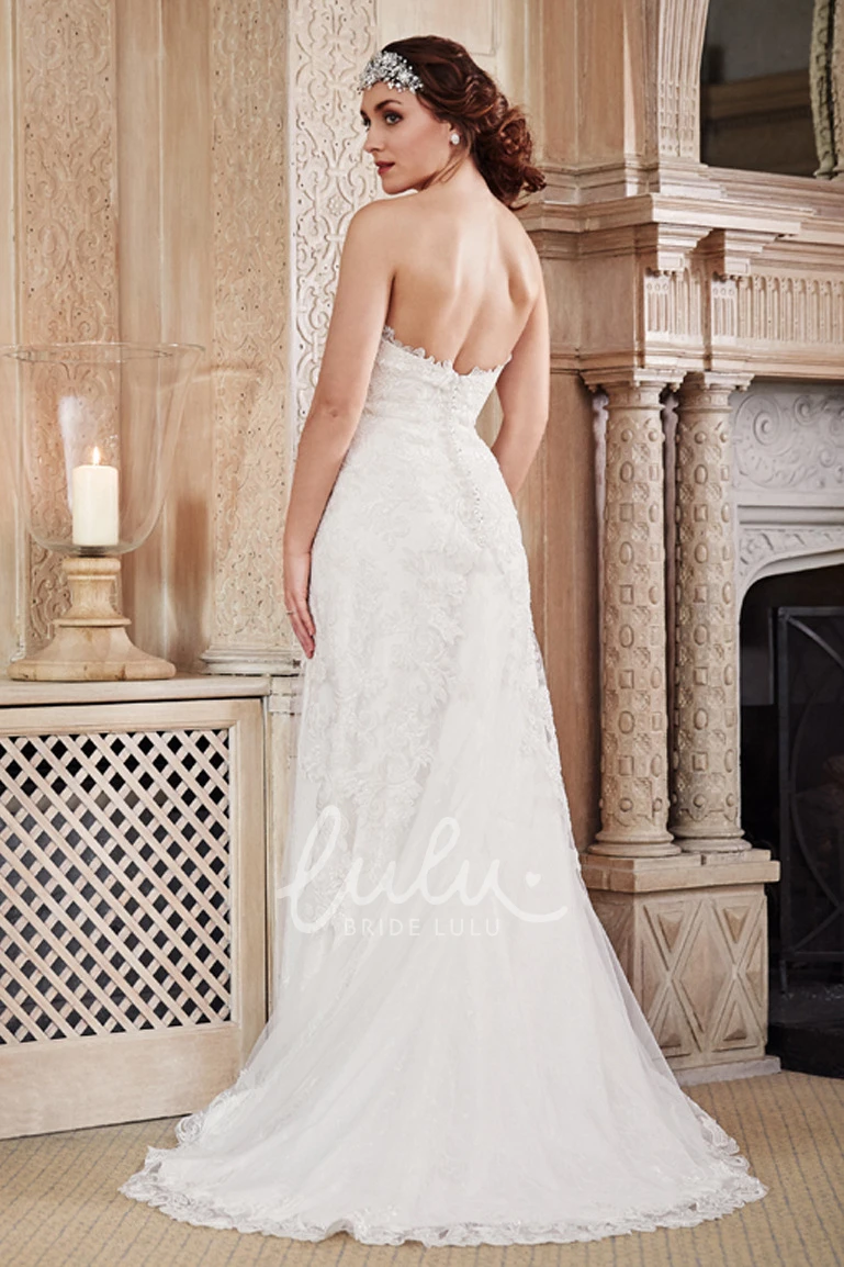 Appliqued Lace&Tulle Wedding Dress with Brush Train Strapless Classy Bridal Gown Modern